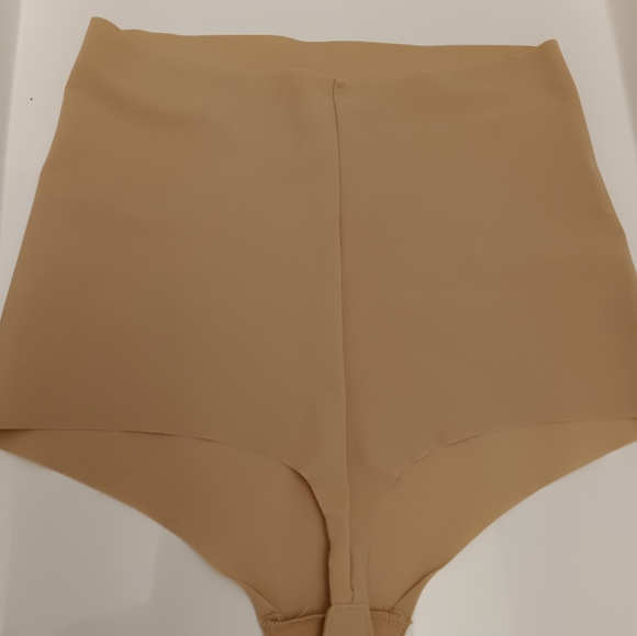 Commando Classic Control Thong - Picture 3 of 5